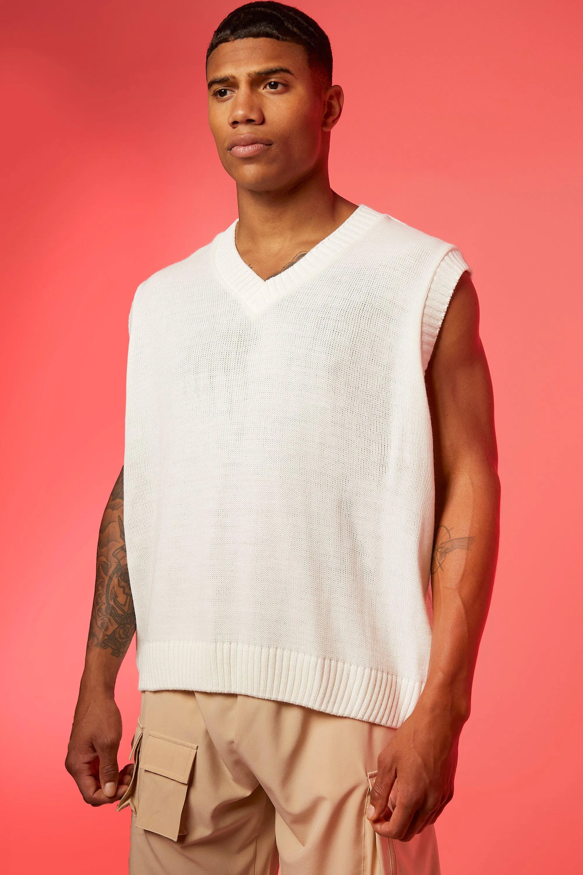 Basic Boxy V Neck Vest | boohooMAN UK