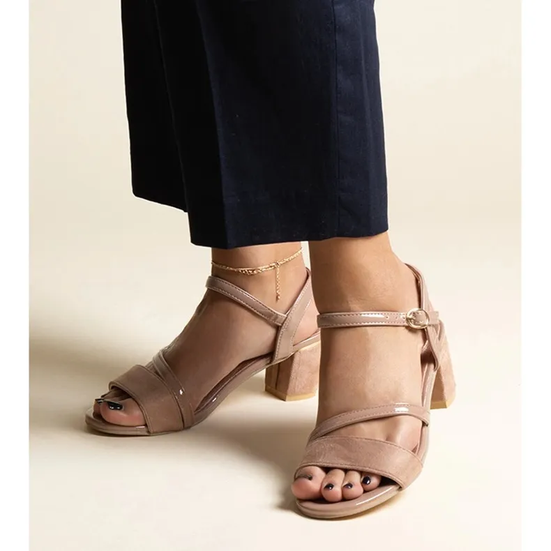 Dark beige sandals with a combination of Hambly materials