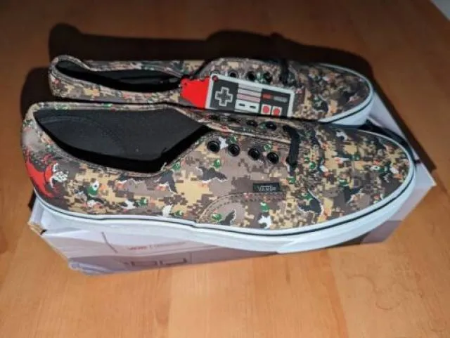 NEW Nintendo x Vans Authentic Duck Hunt NES Retro Classi...