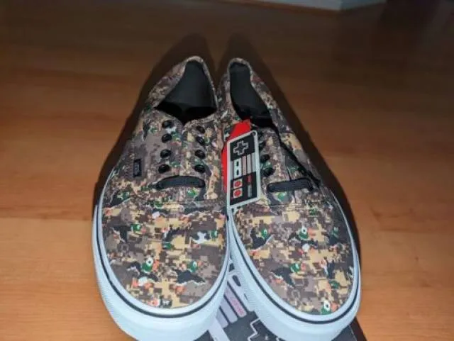 NEW Nintendo x Vans Authentic Duck Hunt NES Retro Classi...