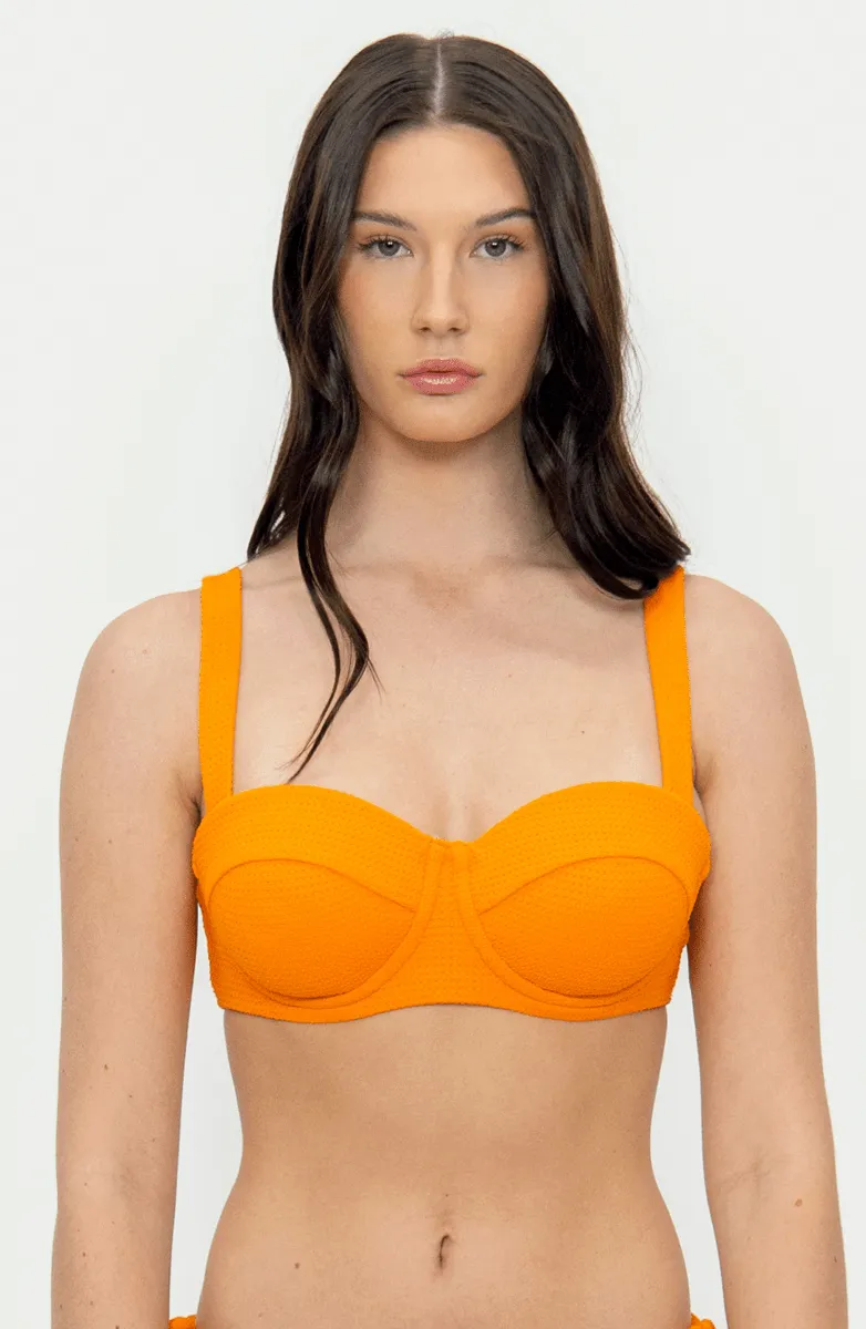 Top Bikini Naranja ESSENTIALS Bailando Entre Palmas