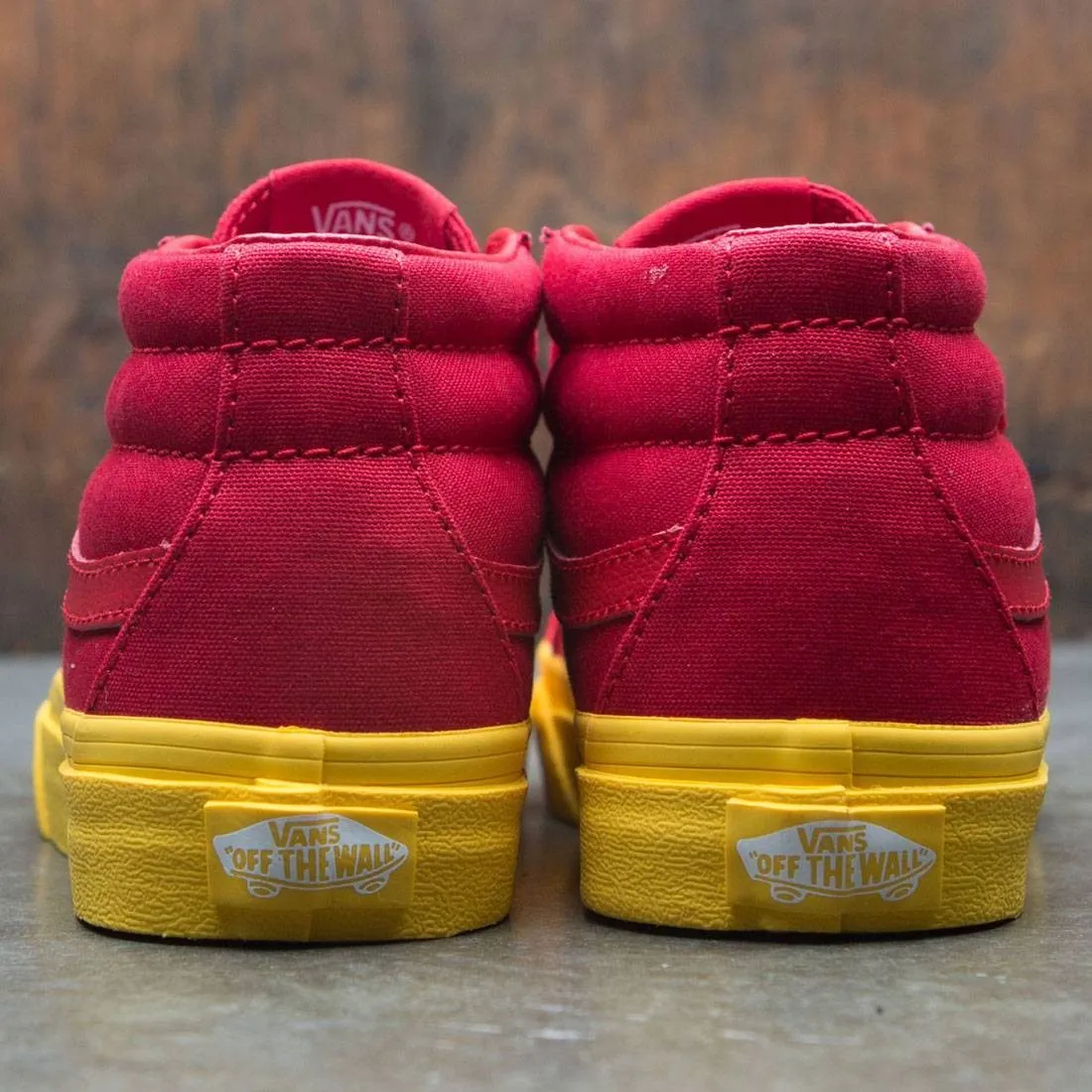 Vans Big Kids Sk8-Mid Reissue V (red / gold)